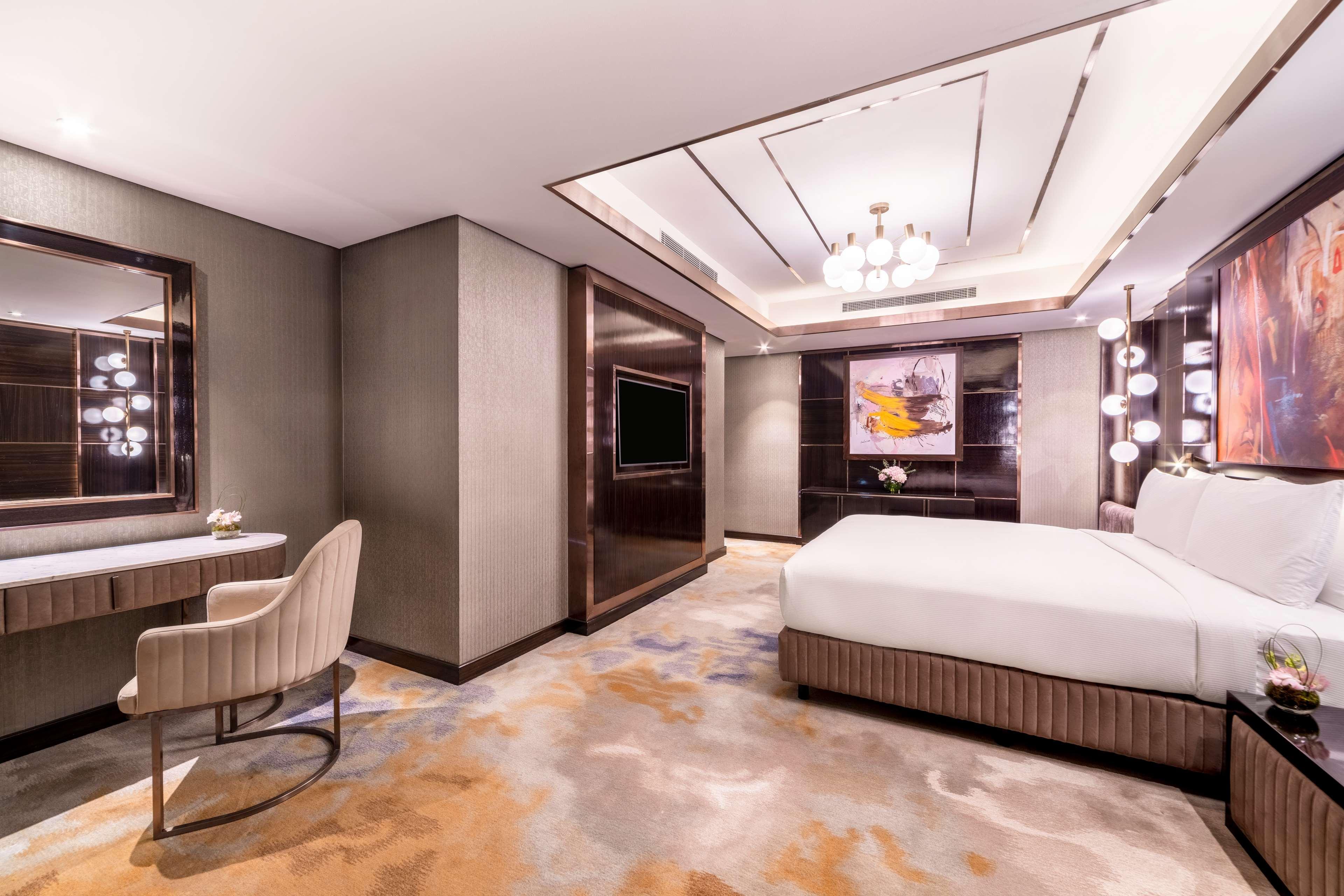 מלון Hilton Doha The Pearl מראה חיצוני תמונה A bedroom at the hotel